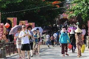 Tourists visit Quang Nam (Photo: VNA)